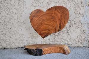 Magnifique coeur en bois d olivier pour offrir au 70 ans de mon oncle Pierrot